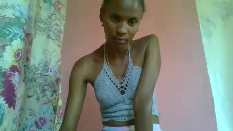juliexexy online show from January 19, 2025, 9:01 am