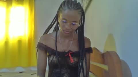juliexexy online show from February 4, 2025, 9:28 am
