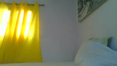 juliexexy online show from March 8, 2025, 4:45 am