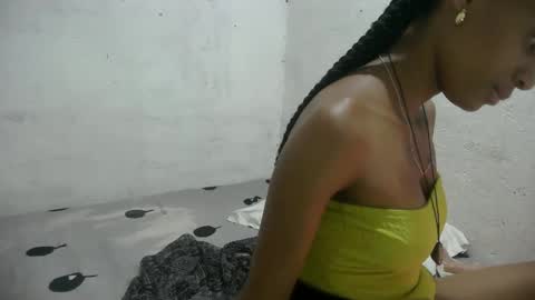 juliexexy online show from October 2, 2025, 3:46 am