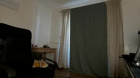 JULiUS   online show from February 24, 2025, 9:53 am