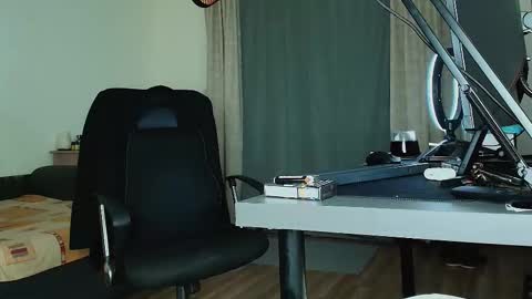 JULiUS   online show from September 21, 2025, 7:59 pm