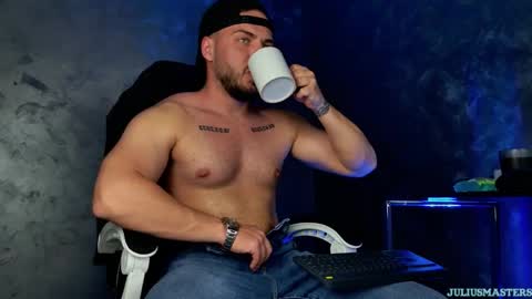 JULiUS   online show from March 26, 2026, 8:25 pm