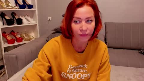 jullia_moor online show from March 16, 2026, 12:17 am