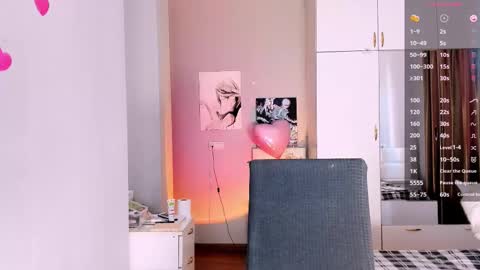 Snapshot of july_slowdive chatting on February 11, 2025, 12:48 pm Julie online show from February 11, 2025, 12:48 pm