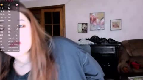 Snapshot of july_slowdive chatting on March 7, 2025, 7:30 am Julie online show from March 7, 2025, 7:30 am