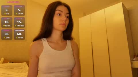 Hloya online show from April 18, 2026, 7:58 pm