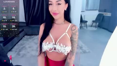 julya online show from December 13, 2024, 9:30 pm