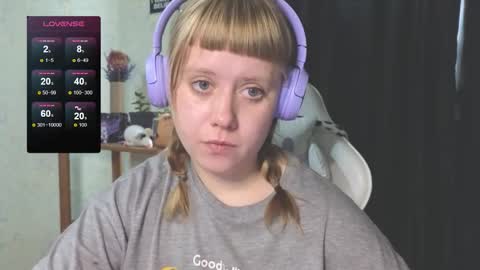 Snapshot of june_shy0 chatting on September 18, 2025, 6:48 am June online show from September 18, 2025, 6:48 am