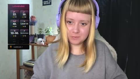 Snapshot of june_shy0 chatting on September 27, 2025, 7:24 am June online show from September 27, 2025, 7:24 am