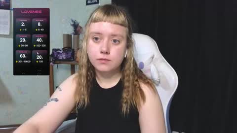 Snapshot of june_shy0 chatting on November 5, 2025, 6:57 am June online show from November 5, 2025, 6:57 am