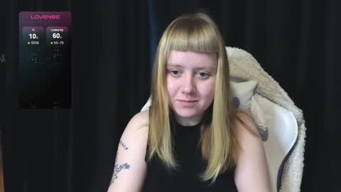 Snapshot of june_shy0 chatting on November 23, 2025, 6:57 am June online show from November 23, 2025, 6:57 am