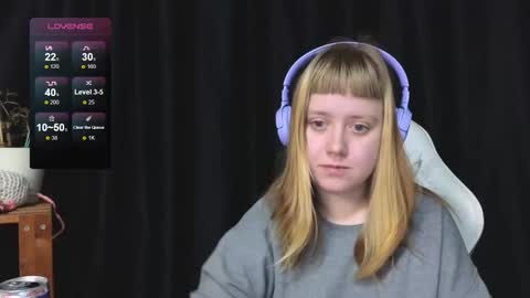 Snapshot of june_shy0 chatting on November 28, 2025, 8:17 am June online show from November 28, 2025, 8:17 am