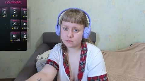 Snapshot of june_shy0 chatting on February 13, 2026, 9:49 am June online show from February 13, 2026, 9:49 am