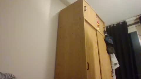 jungel_boy online show from September 18, 2025, 6:32 pm