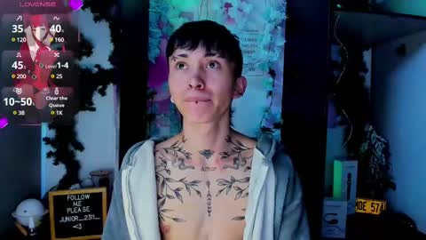 Snapshot of juniior0_0 chatting on February 28, 2025, 5:26 pm Junior online show from February 28, 2025, 5:26 pm