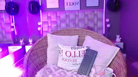 Snapshot of juniper_hill chatting on February 18, 2025, 7:10 am Juniper online show from February 18, 2025, 7:10 am