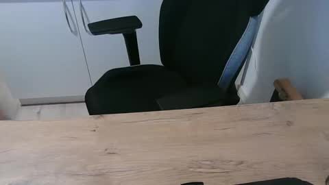 junk2711 online show from February 26, 2025, 3:19 pm