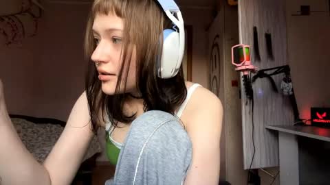 Elizabeth online show from April 10, 2026, 3:50 pm