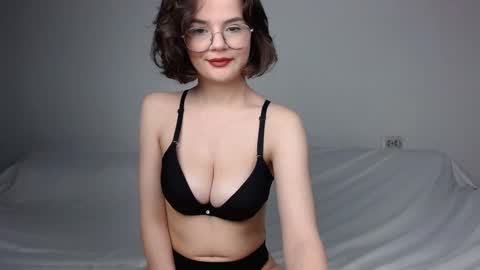 Snapshot of junnewers chatting on January 24, 2025, 5:53 pm JunneWers online show from January 24, 2025, 5:53 pm