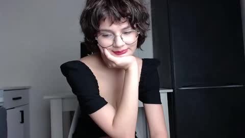 Snapshot of junnewers chatting on October 6, 2025, 7:17 am JunneWers online show from October 6, 2025, 7:17 am