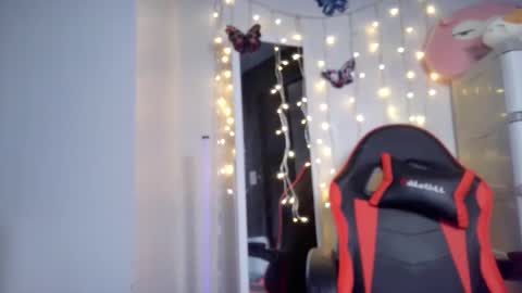 junovaughn online show from October 13, 2025, 2:33 am