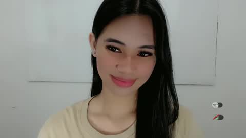 Julia online show from January 3, 2025, 11:33 pm