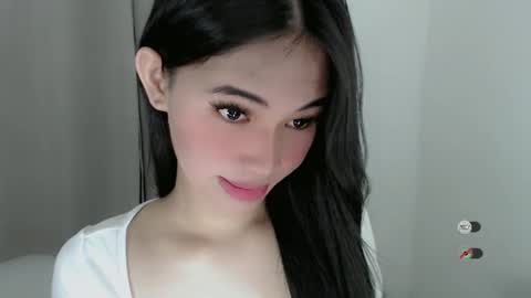 Julia online show from February 19, 2025, 11:17 am