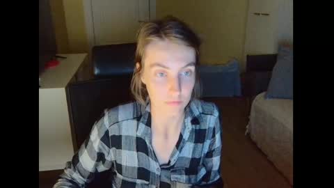 Snapshot of just_be_here chatting on September 8, 2025, 8:08 pm Dary online show from September 8, 2025, 8:08 pm