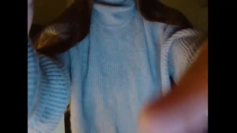 Snapshot of just_be_here chatting on September 29, 2025, 8:13 pm Dary online show from September 29, 2025, 8:13 pm