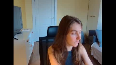 Snapshot of just_be_here chatting on November 13, 2025, 1:10 pm Dary online show from November 13, 2025, 1:10 pm