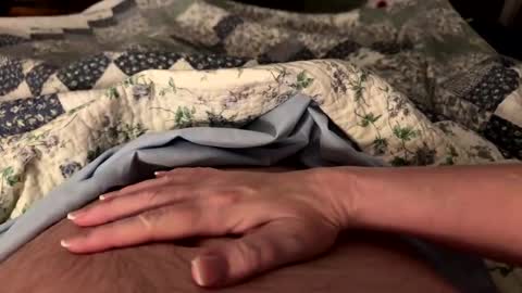 Snapshot of just_ur_avg_cpl chatting on September 22, 2025, 2:35 am justuravgdad  justuravgmom online show from September 22, 2025, 2:35 am