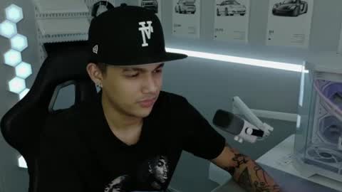 Snapshot of justagamerxxx chatting on July 6, 2026, 10:01 pm Rhys online show from July 6, 2026, 10:01 pm