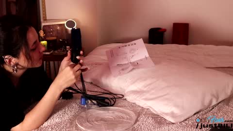 Snapshot of justbecauseiloveit chatting on January 14, 2025, 8:20 am Billie B William online show from January 14, 2025, 8:20 am