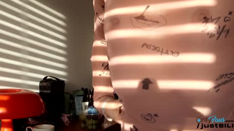 Snapshot of justbecauseiloveit chatting on February 3, 2025, 9:19 am Billie B William online show from February 3, 2025, 9:19 am