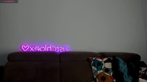 Chloe online show from October 31, 2025, 7:09 am