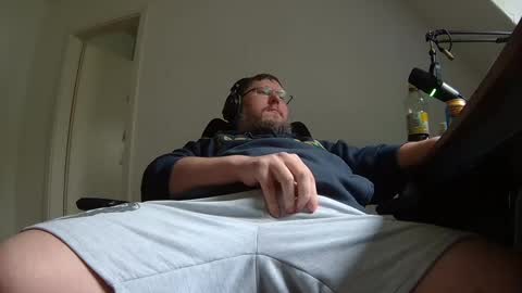 Just Flo ---  online show from April 2, 2026, 2:58 pm