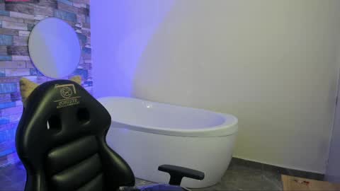  justin  online show from April 6, 2026, 11:33 am