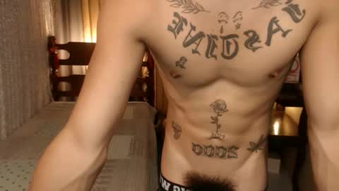 justine_hunk online show from November 11, 2025, 4:23 am