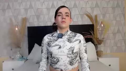 Justine online show from April 8, 2026, 4:45 am