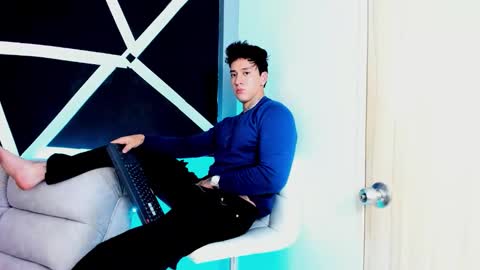 justinfuller_31 online show from September 19, 2025, 7:03 pm