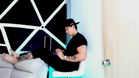 justinfuller_31 online show from October 18, 2025, 7:14 pm