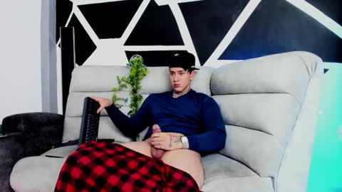 justinfuller_31 online show from October 25, 2025, 5:08 pm