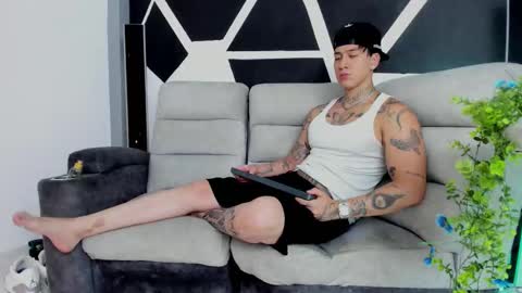 justinfuller_31 online show from November 2, 2025, 9:06 pm