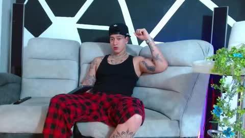 justinfuller_31 online show from November 13, 2025, 9:47 pm