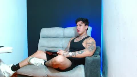 justinfuller_31 online show from June 6, 2026, 2:27 am