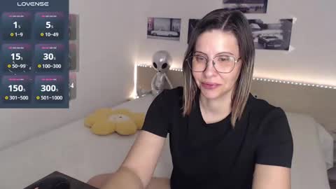 Julie online show from January 3, 2025, 4:55 am