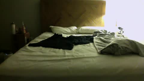 J and Sugar snap pea online show from September 17, 2025, 10:39 am