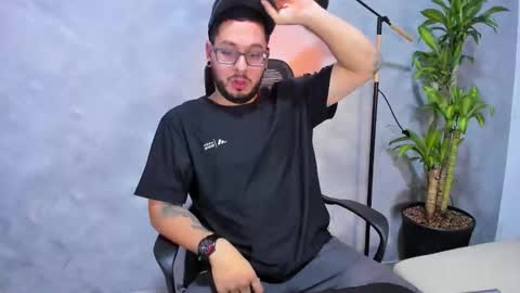 Kaan  Annie online show from March 30, 2026, 3:18 am