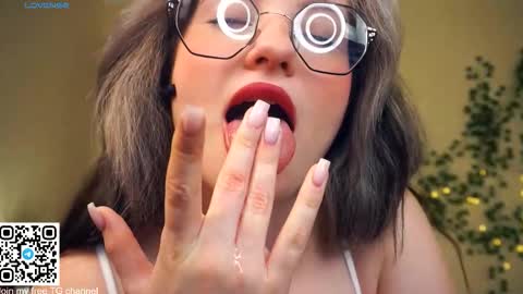 Tate online show from September 25, 2025, 6:28 am